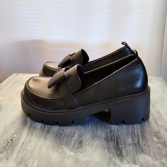 Shoes - Black chunky heel platform bowtie loafers sz 39